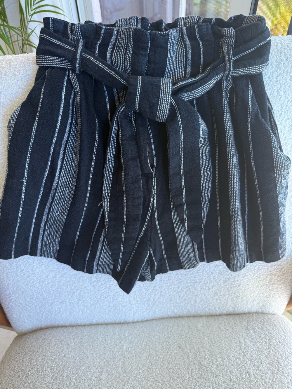High-Waist Paperbag Striped Tie-Belt Shorts - Black